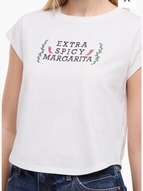NWT WILDFOX SZ S
Lina Extra Spicy Embroidered T-Shirt